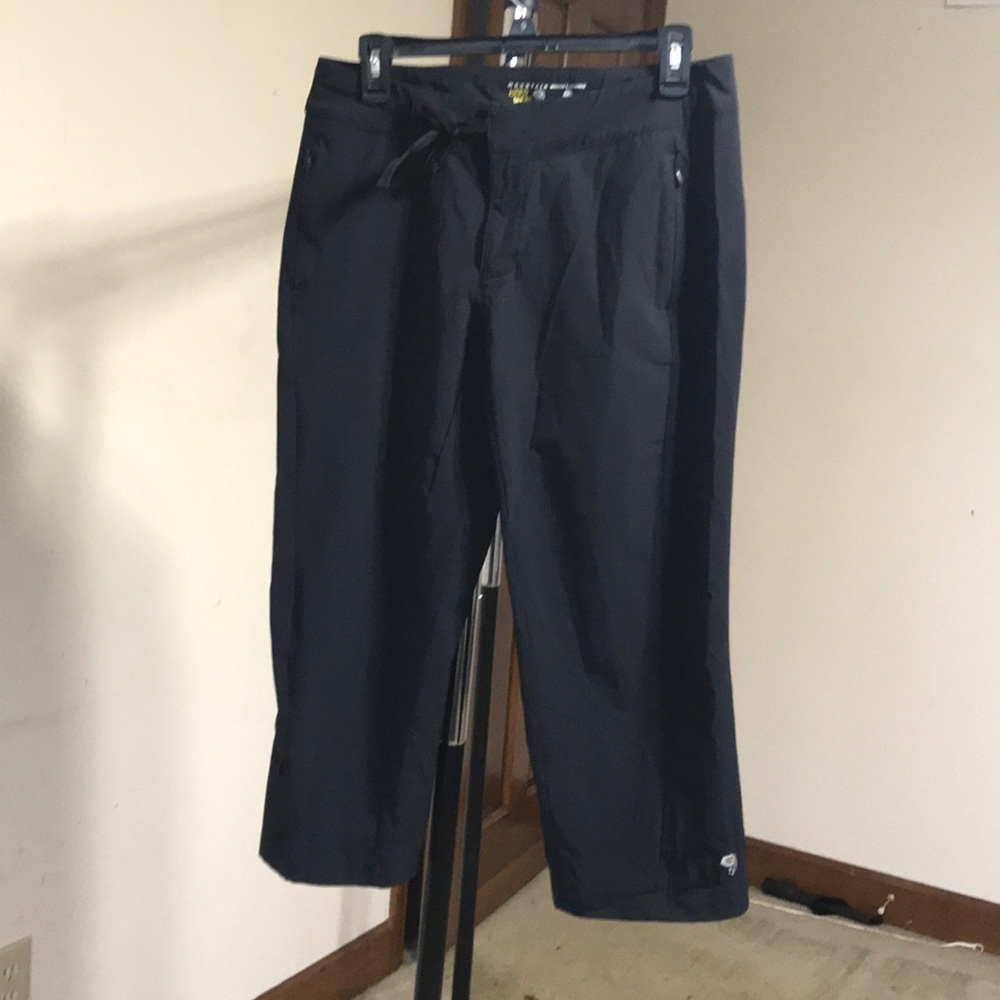 Mountain Hardware Black Hiking Capri Pants